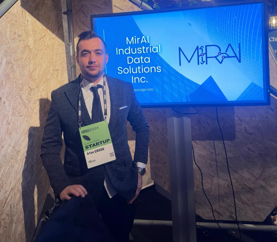 İrfan Çözge, MirAI standının önünde
